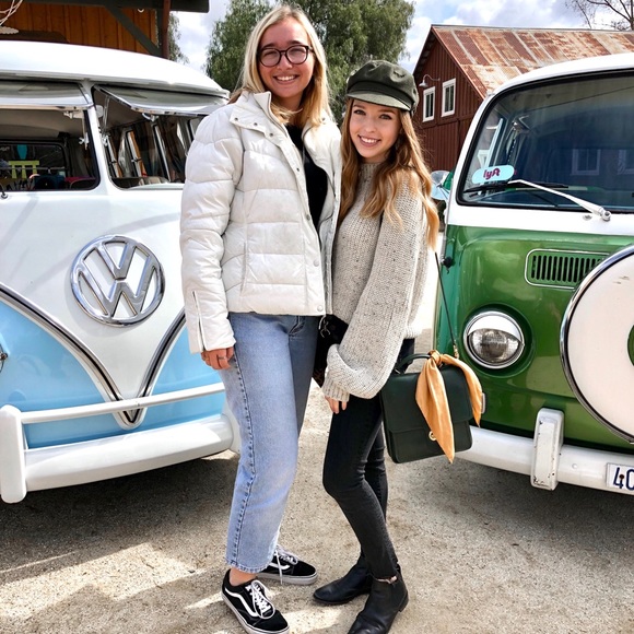 Meet your Posher, Emily - Picture 7 of 8